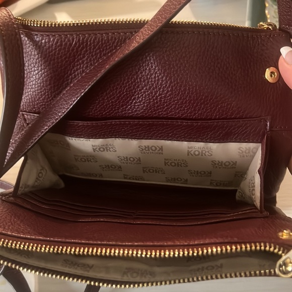 Michael Kors Burgundy Crossbody Bag Purse Pre-Owned Great Condition - Picture 3 of 9